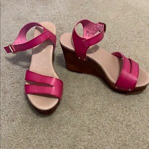 Pink wedges